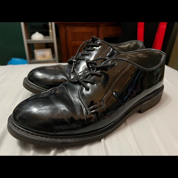 Mens shiny dress shoes - Picture 1 of 3